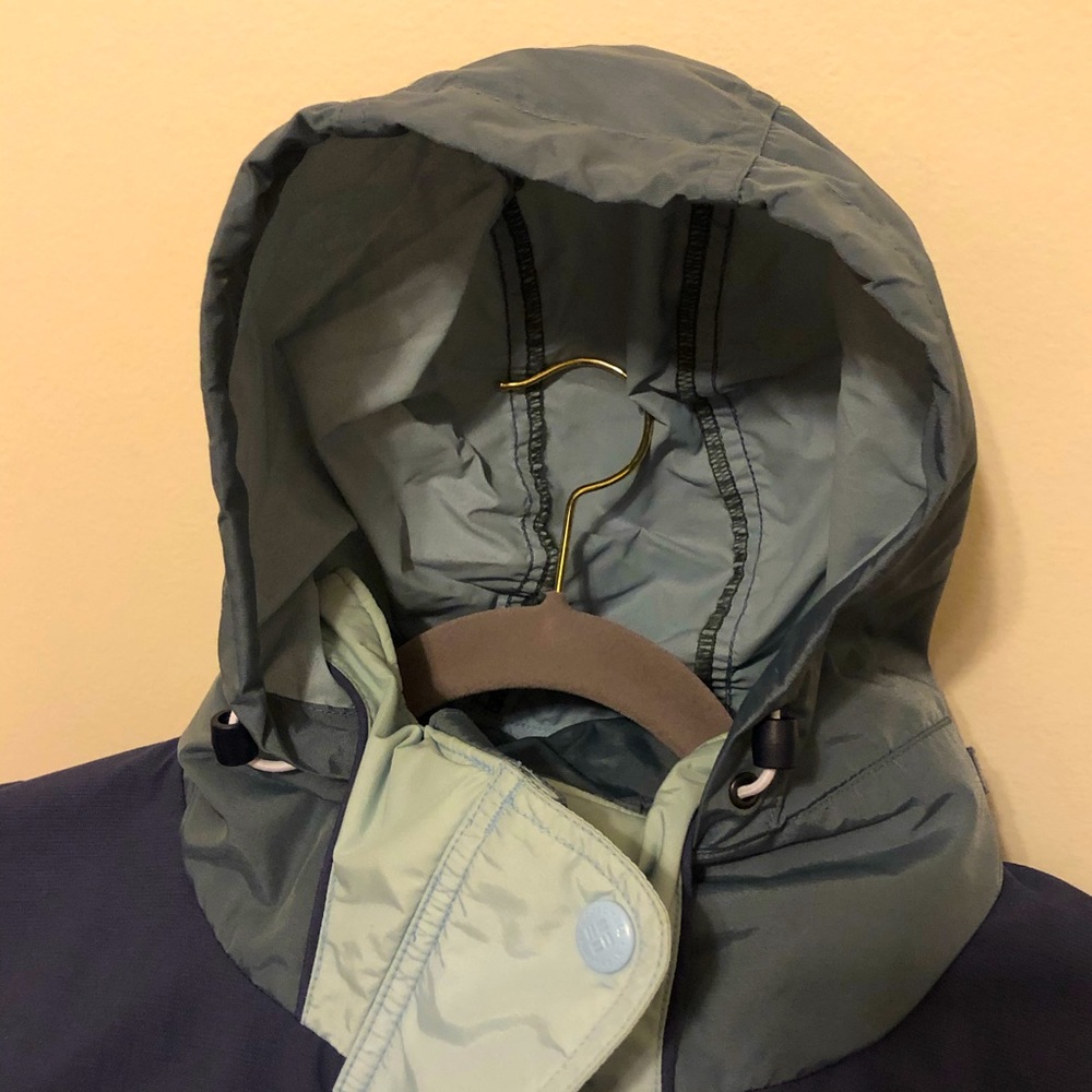 Columbia Women’s Blue Jacket - Picture 2 of 16